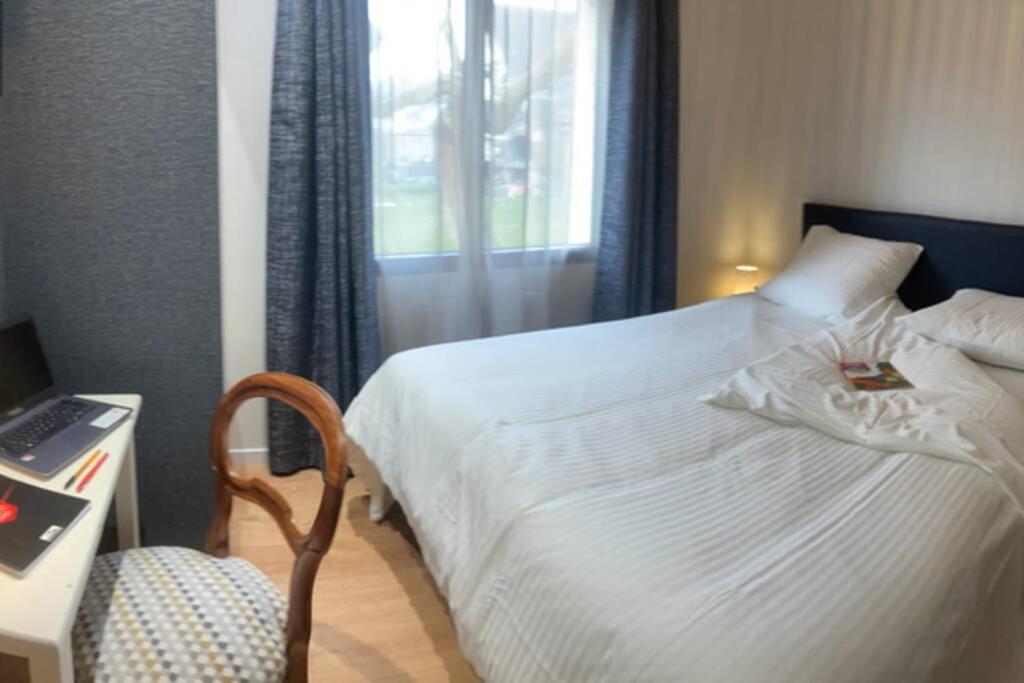 Le Clos Des Feugrais Saint-Aubin-lès-Elbeuf Eksteriør bilde
