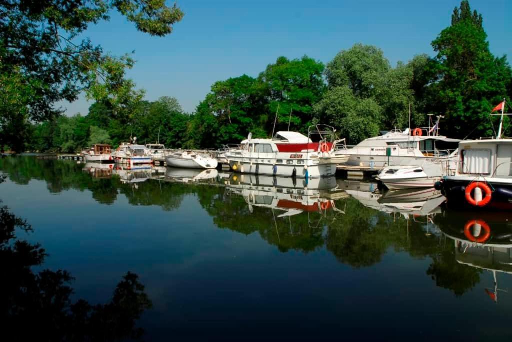 Le Clos Des Feugrais Saint-Aubin-lès-Elbeuf Eksteriør bilde
